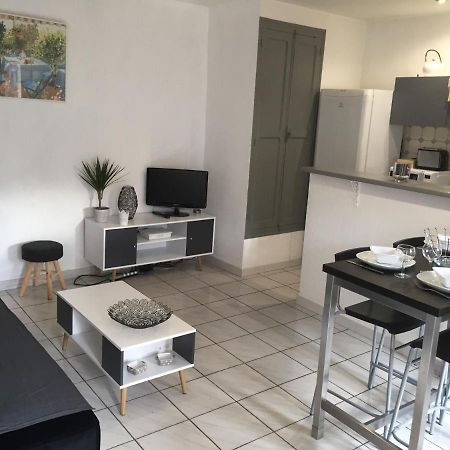 T2 Avec Terrasse, Clim , Box Fibre Apartment Vedene Bagian luar foto