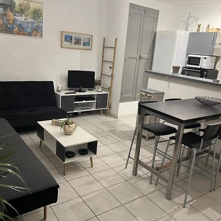 T2 Avec Terrasse, Clim , Box Fibre Apartment Vedene Bagian luar foto