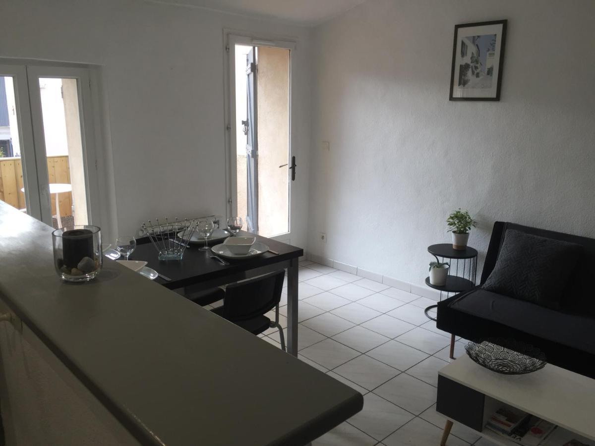 T2 Avec Terrasse, Clim , Box Fibre Apartment Vedene Bagian luar foto