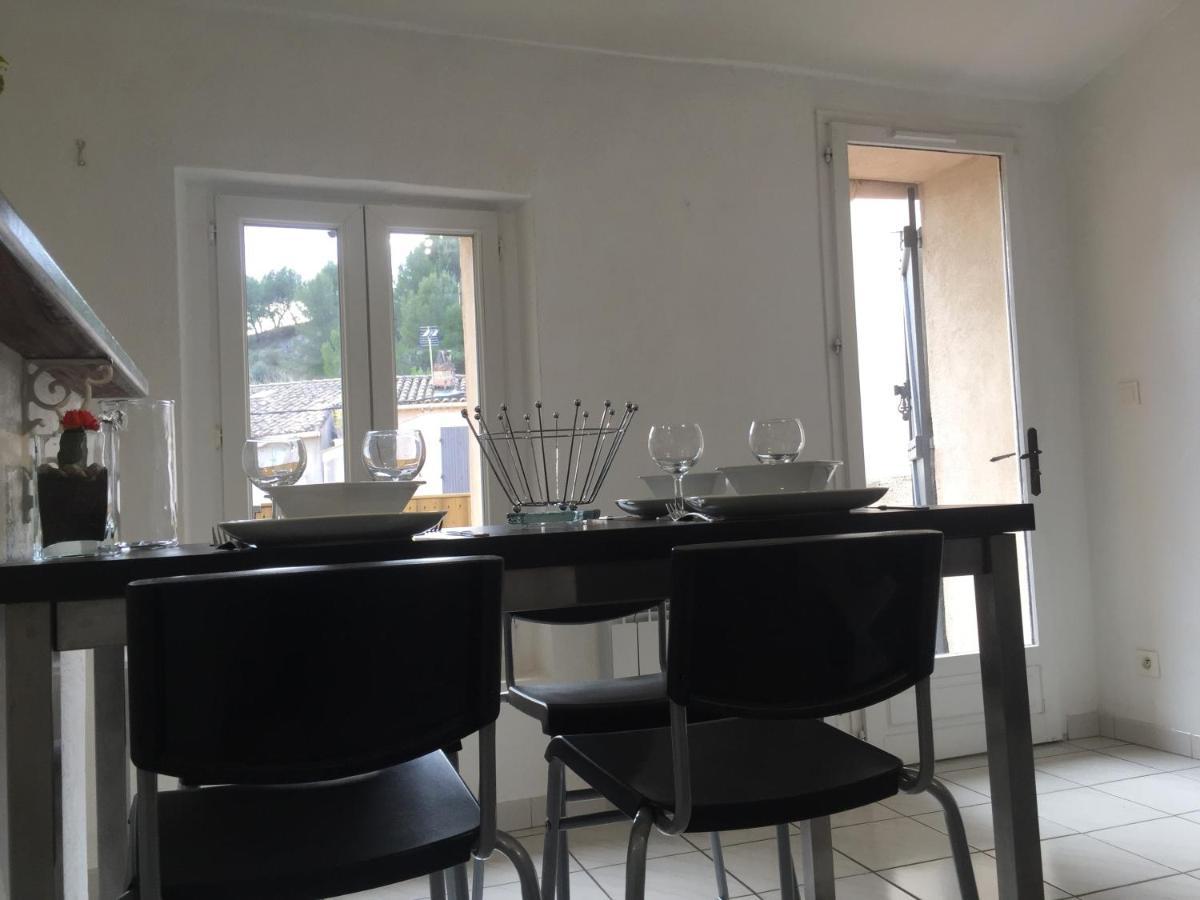 T2 Avec Terrasse, Clim , Box Fibre Apartment Vedene Bagian luar foto
