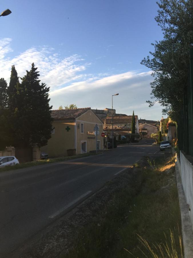 T2 Avec Terrasse, Clim , Box Fibre Apartment Vedene Bagian luar foto