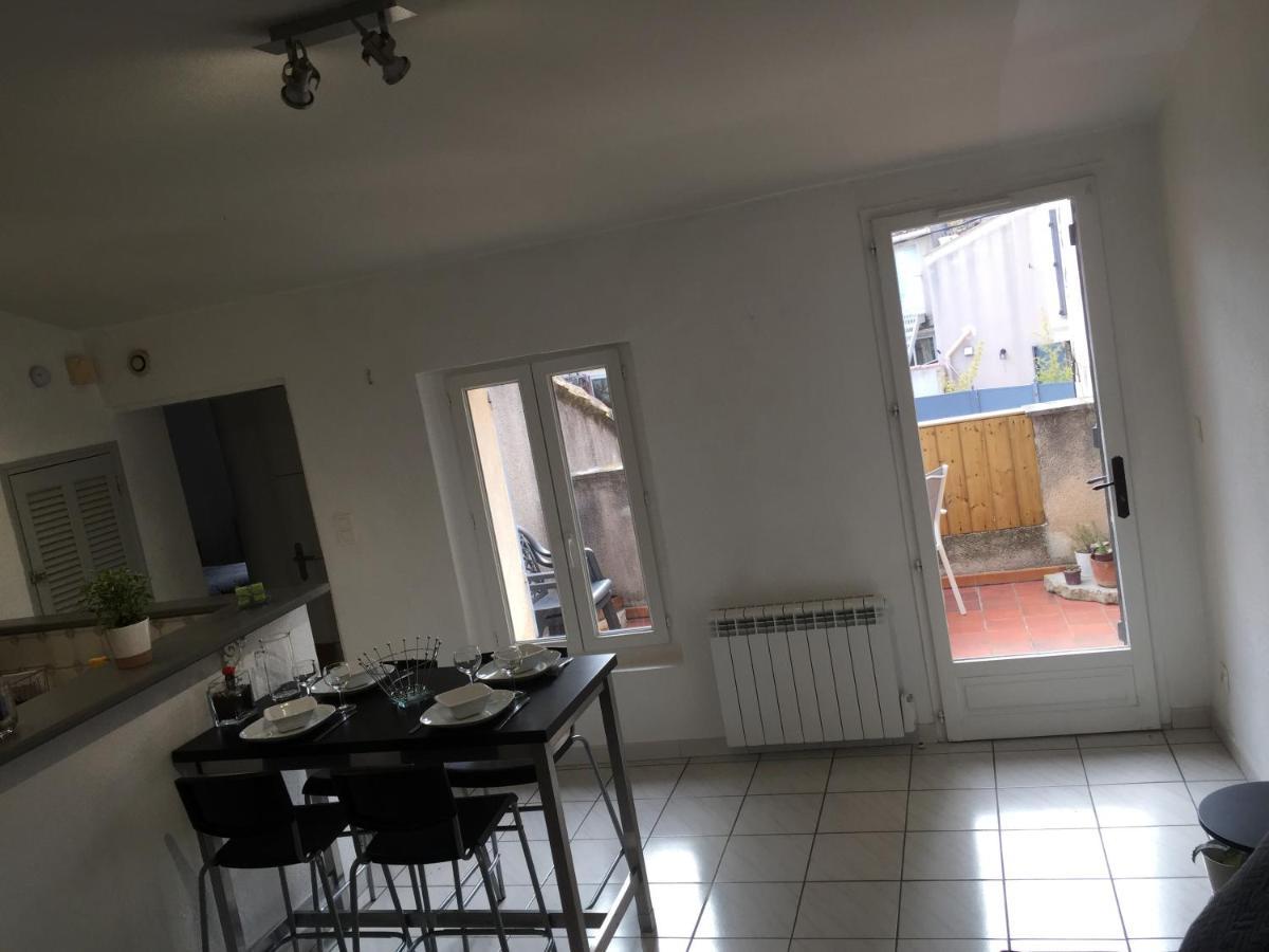 T2 Avec Terrasse, Clim , Box Fibre Apartment Vedene Bagian luar foto