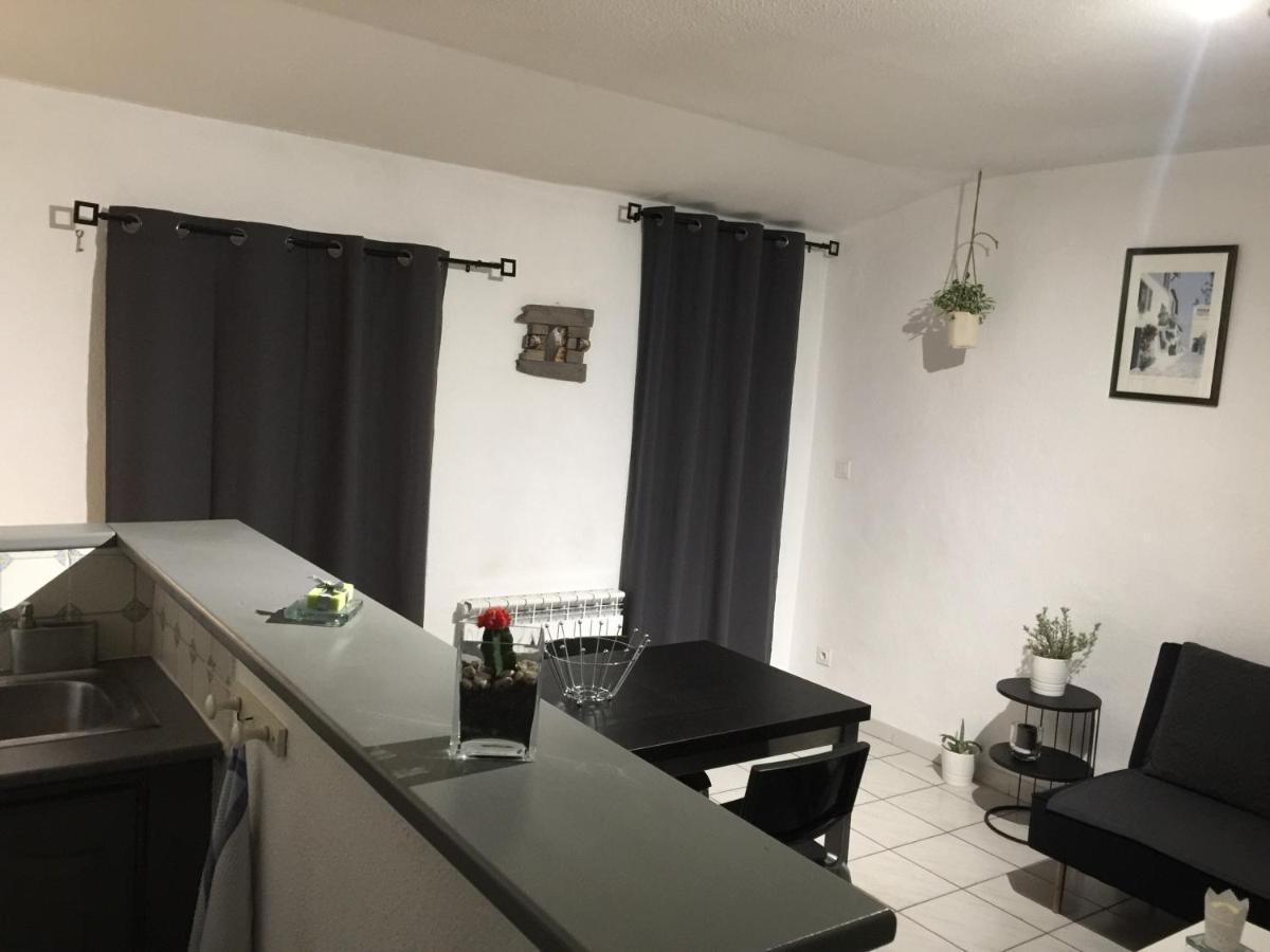T2 Avec Terrasse, Clim , Box Fibre Apartment Vedene Bagian luar foto