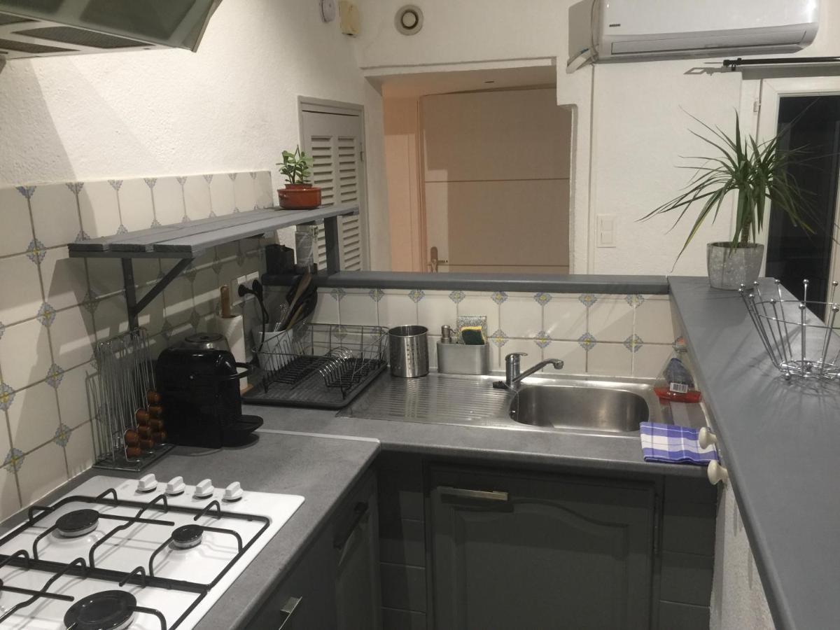T2 Avec Terrasse, Clim , Box Fibre Apartment Vedene Bagian luar foto