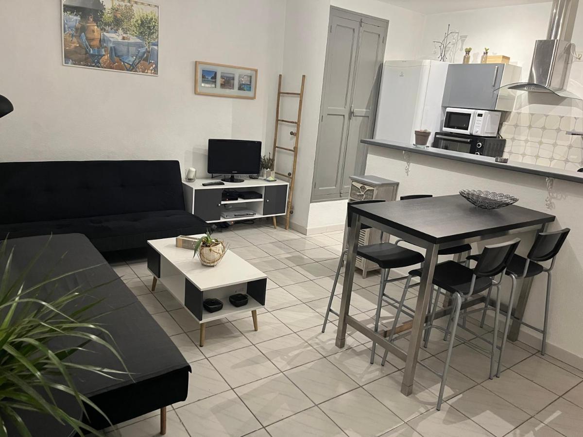 T2 Avec Terrasse, Clim , Box Fibre Apartment Vedene Bagian luar foto